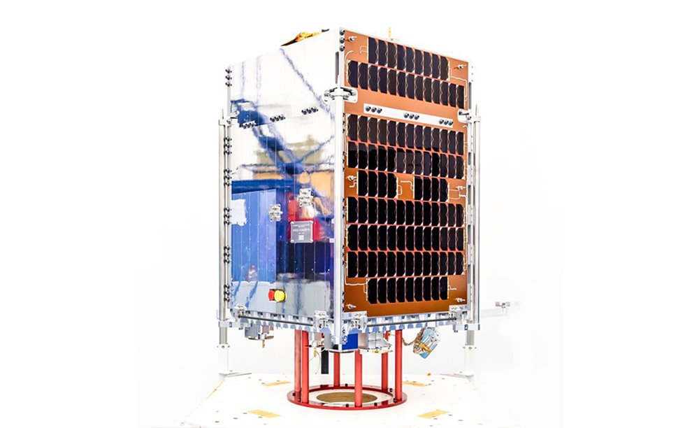 First demonstration of 5G connectivity on a LEO spacecraft, LEO Vantage Phase 1, 2019